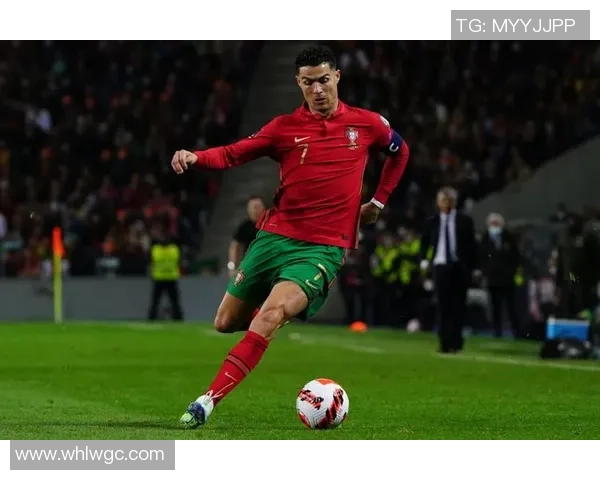 足球巨星赛场怒喷脏话引热议 球迷媒体聚焦体育精神与情绪管理